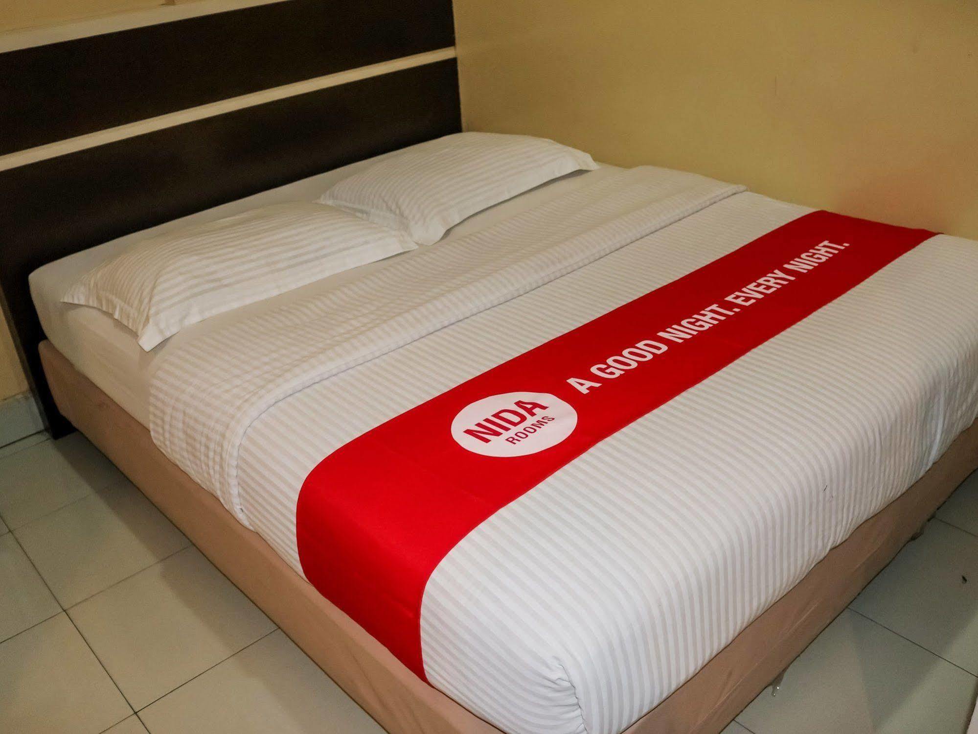 Wisma Sederhana Mitra Reddoorz Medan Exterior foto
